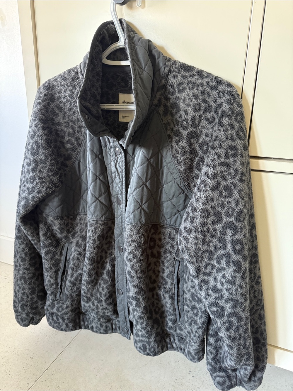 Women’s warm fleece snap up jacket